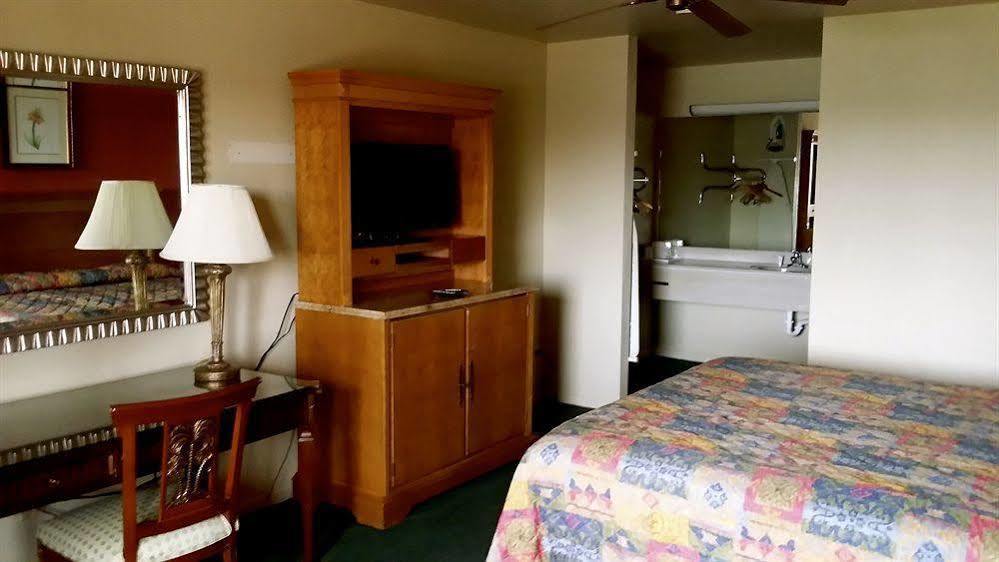 Scottish Inn & Suites - Kemah Boardwalk Ngoại thất bức ảnh